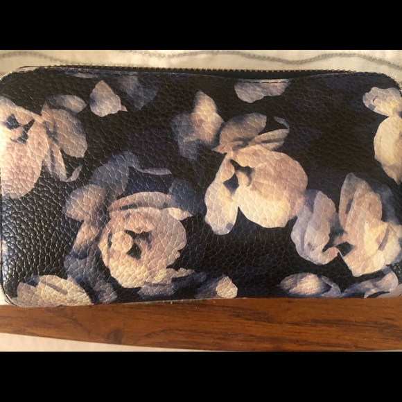 Wallet - Picture 2 of 2